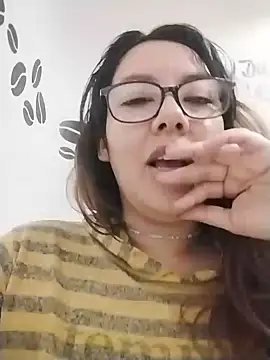 shio_26 stripchat live cam model
