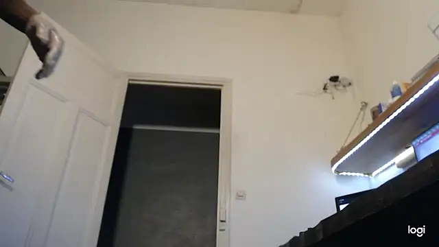 COCK-HUNGRY-BITCH stripchat live cam model