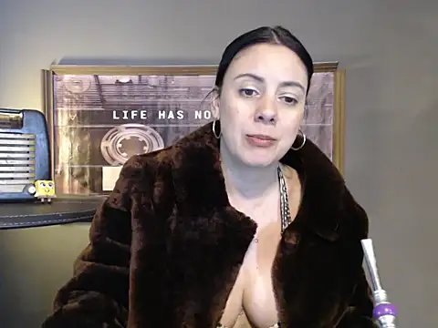 Mickyta stripchat live cam model