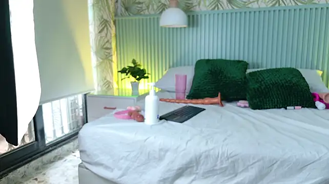 cata_muakgb stripchat live cam model