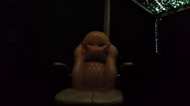 maaluh stripchat live cam model