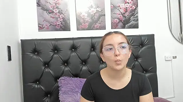 Kitty_f00x stripchat live cam model