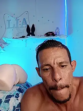 El_junior21 stripchat live cam model
