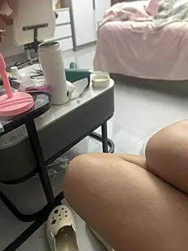 qianssss stripchat live cam model