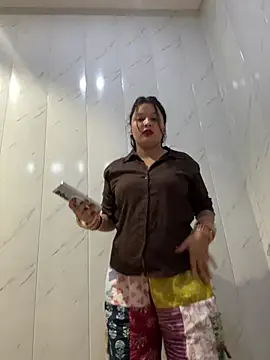 Aarohi_Thakur stripchat live cam model