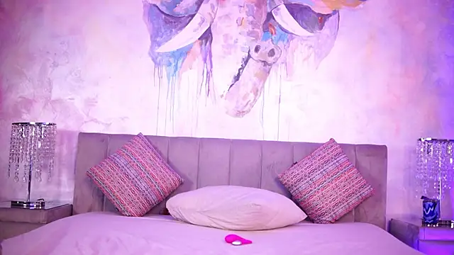 Demisinn stripchat live cam model