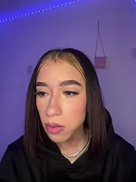 i_alahia stripchat live cam model