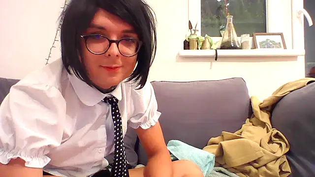 SissyKaroline stripchat live cam model