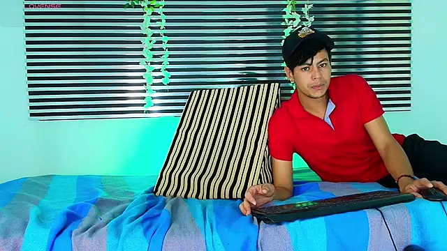 ThiiagoSaeenz stripchat live cam model