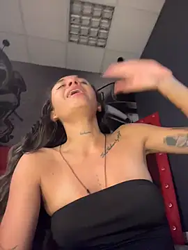 SinSirenXXX stripchat live cam model