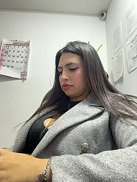 TAMMYBLACKK stripchat live cam model
