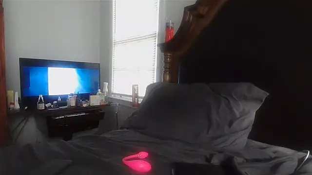 ebonyred stripchat live cam model