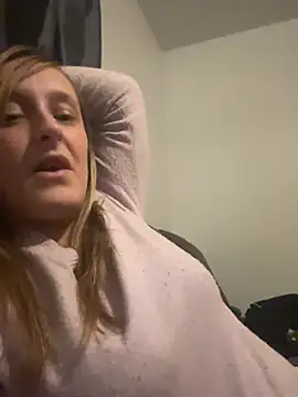 LucyRoseMae stripchat live cam model