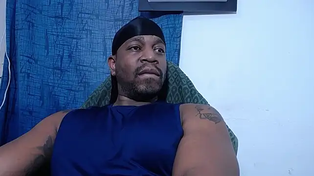 leandrohurtado69 stripchat live cam model