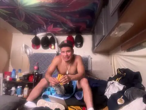 OmarSalasxh33 stripchat live cam model