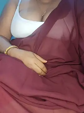 DESI-DOLLLL stripchat live cam model
