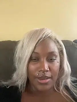 Cocomamii1 stripchat live cam model