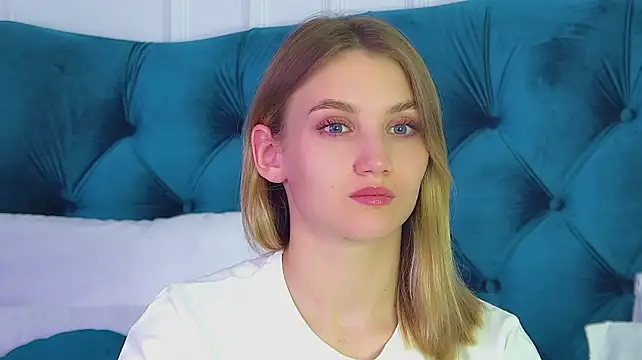 StacyEvances stripchat live cam model