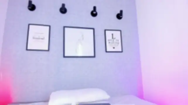 Tina_curly stripchat live cam model