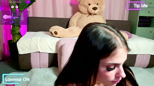 MirunaHaze stripchat live cam model