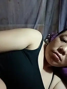 Sara_pusyy stripchat live cam model