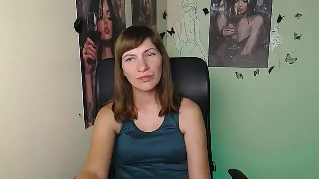 Rosalinda_ro stripchat live cam model