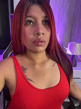 Cherry_Charlottee stripchat live cam model