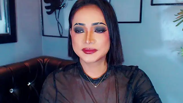 QueenOfHypnisist stripchat live cam model
