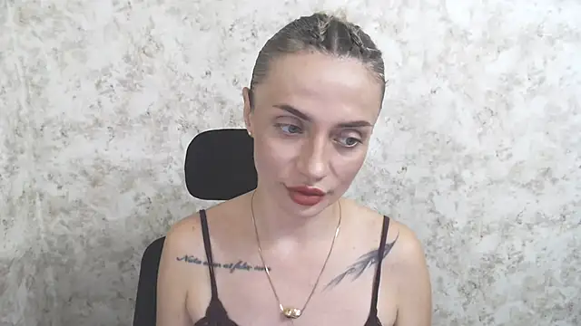MerryRose33 stripchat live cam model