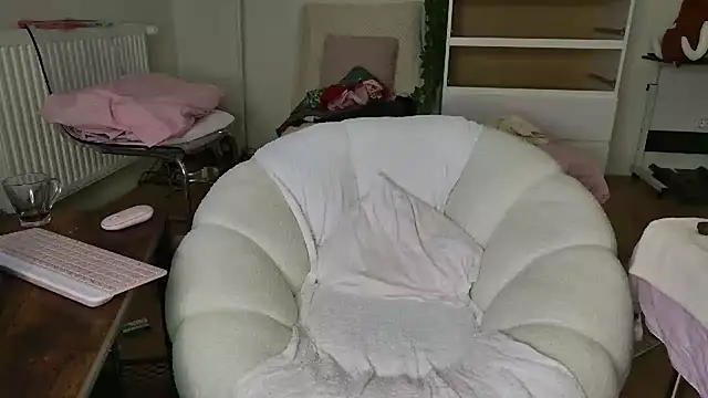 SweetCrissy_ stripchat live cam model