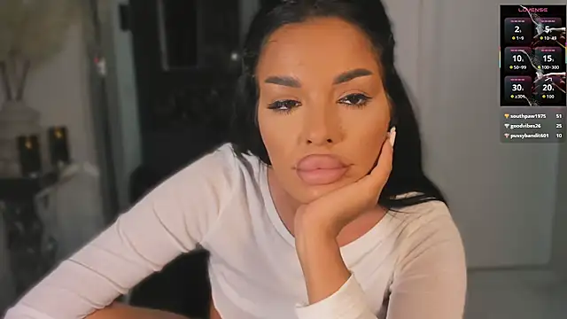 andreequeen stripchat live cam model