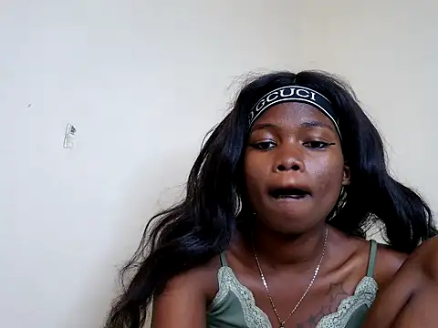 cute_sexy_val stripchat live cam model