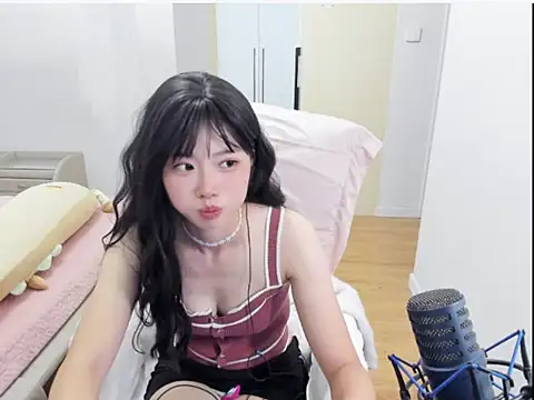 NN1-MiMi stripchat live cam model