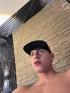 Lander_Cruz stripchat live cam model