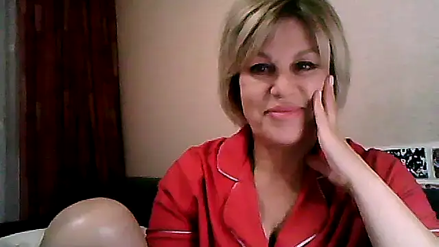 TatkaYang stripchat live cam model