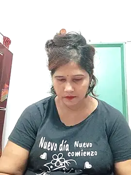 Rose-24 stripchat live cam model