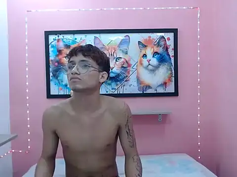 paulwalker19 stripchat live cam model