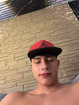 Lander_Cruz stripchat live cam model