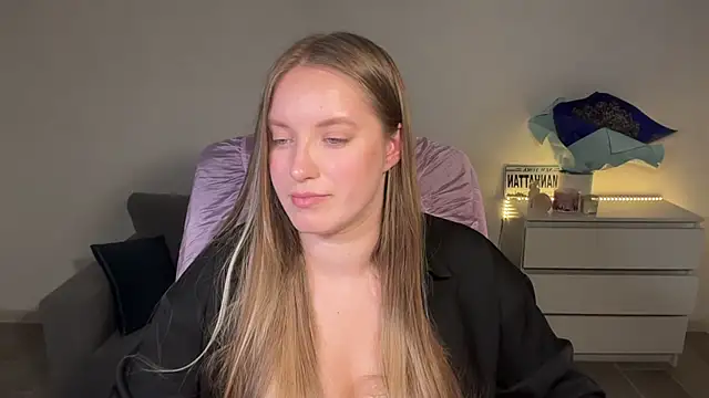 EvaMaddison stripchat live cam model