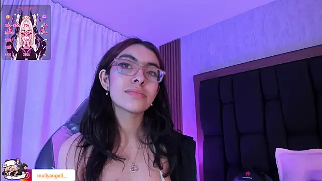 Molly_A stripchat live cam model