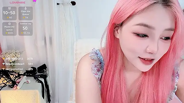 -Nini-- stripchat live cam model