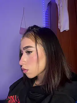 i_alahia stripchat live cam model