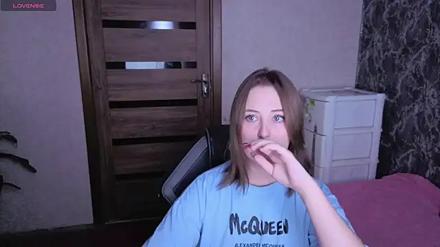 Kristy-Max stripchat live cam model