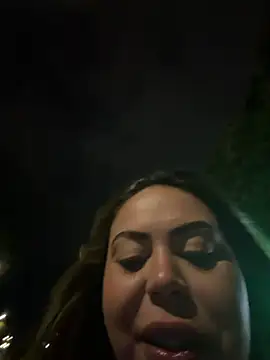 lariic stripchat live cam model
