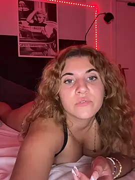 mayalpn stripchat live cam model