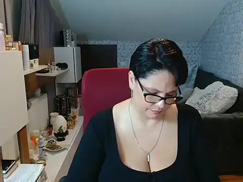 CallmeHellen4you stripchat live cam model