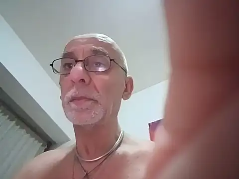Toby2712 stripchat live cam model