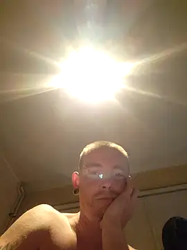 piercingpik stripchat live cam model