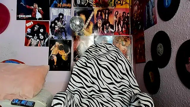 Avril_Maria stripchat live cam model
