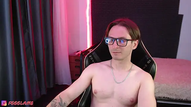 F666LAME stripchat live cam model